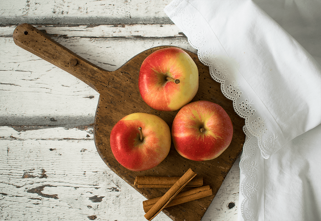 Äpfel und Zimt - die Basis für die Zimtschnecken mit Apfel