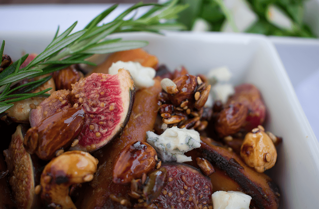 Süßkartoffeln mit Feigen, Gorgonzola und gerösteten Nüssen