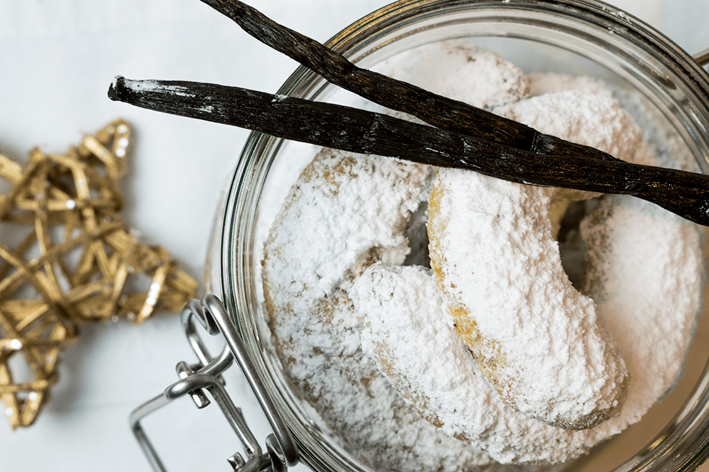 Vegane Vanillekipferl mit einer Prise Tonkabohne