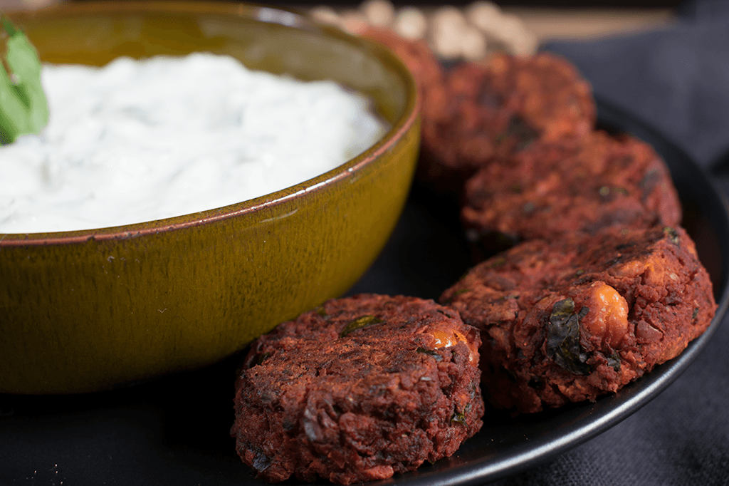 Vegane Rote Bete Falafel mit Tzatziki