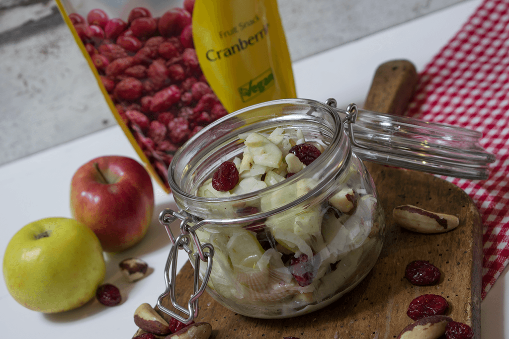 Fenchelsalat mit Apfel, Cranberries und Paranüssen