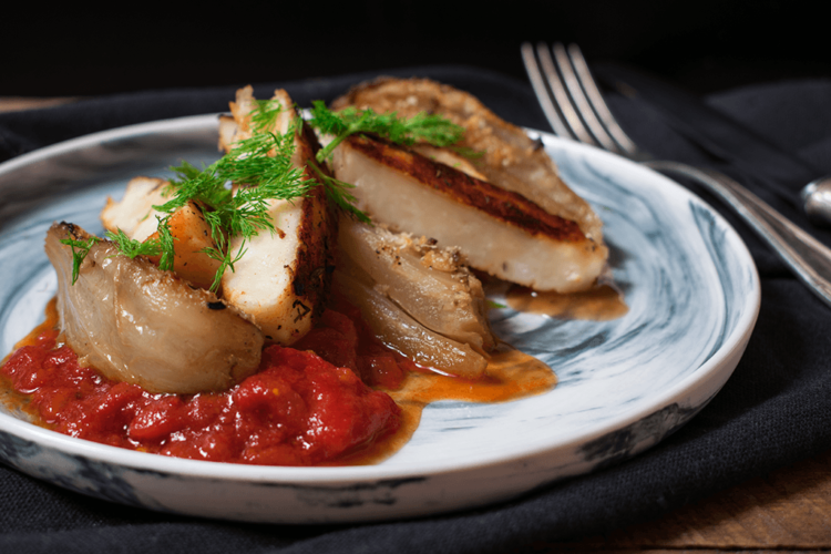 Geschmorter Fenchel mit gegrilltem Halloumi und Paprikaconfit