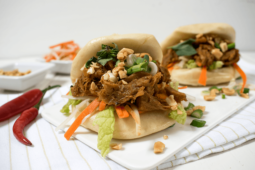 Bao Buns mit Pulled Jackfruit, veganes pulled pork