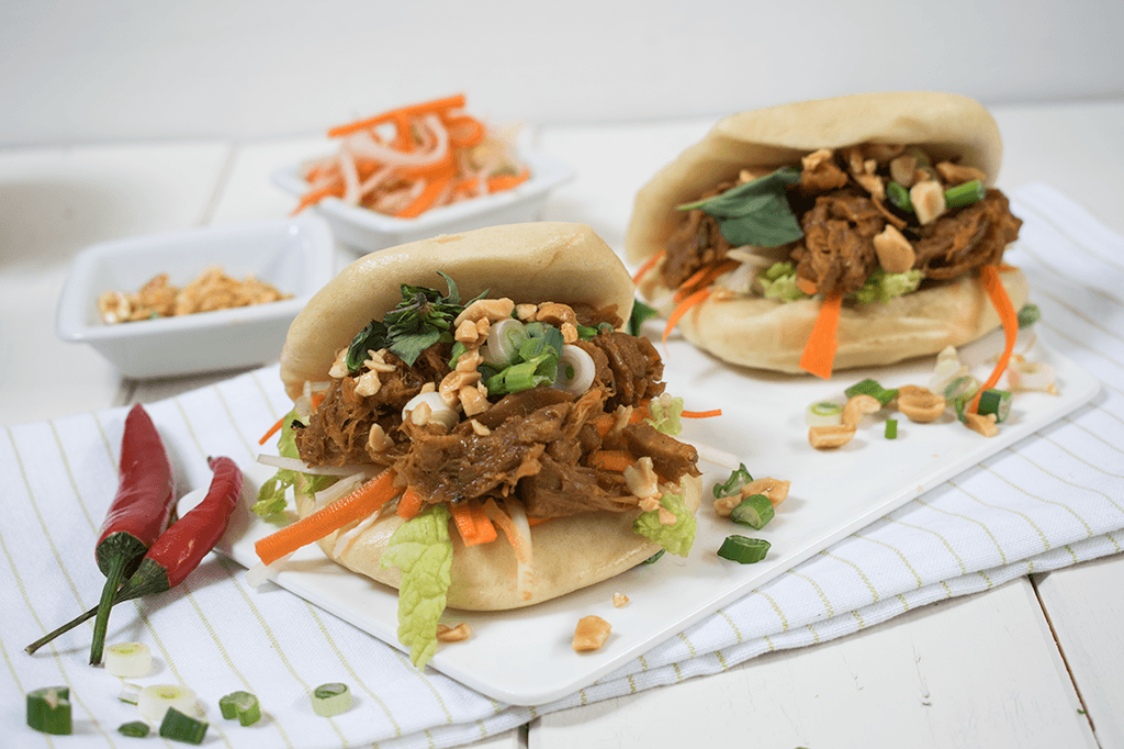 Bao Buns mit Pulled Jackfruit, veganes pulled pork