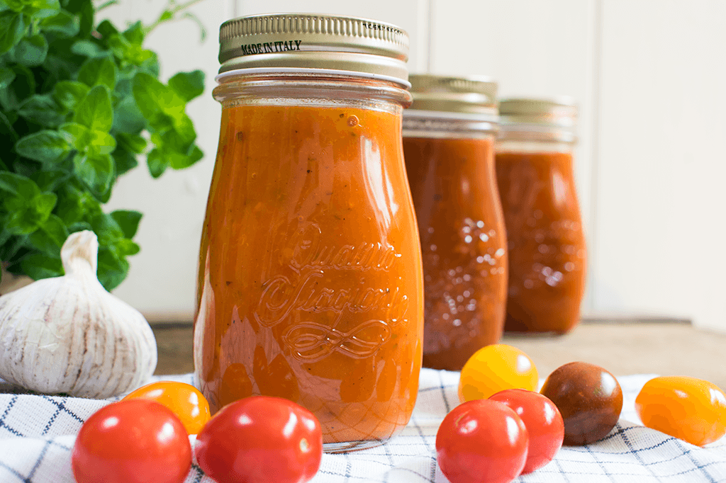 Fruchtiger Aprikosenketchup, BBQ-Ketchup und Tomatenketchup, selbstgemacht