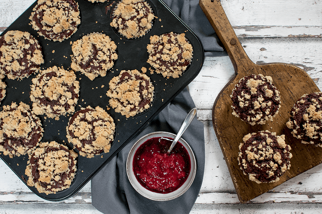 Vegane Schokoladen-Streusel-Muffins mit Marmelade Marmeladenfüllung