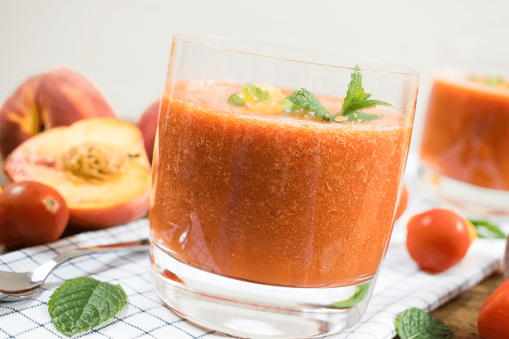 Pfirsich Gazpacho mit Tomaten