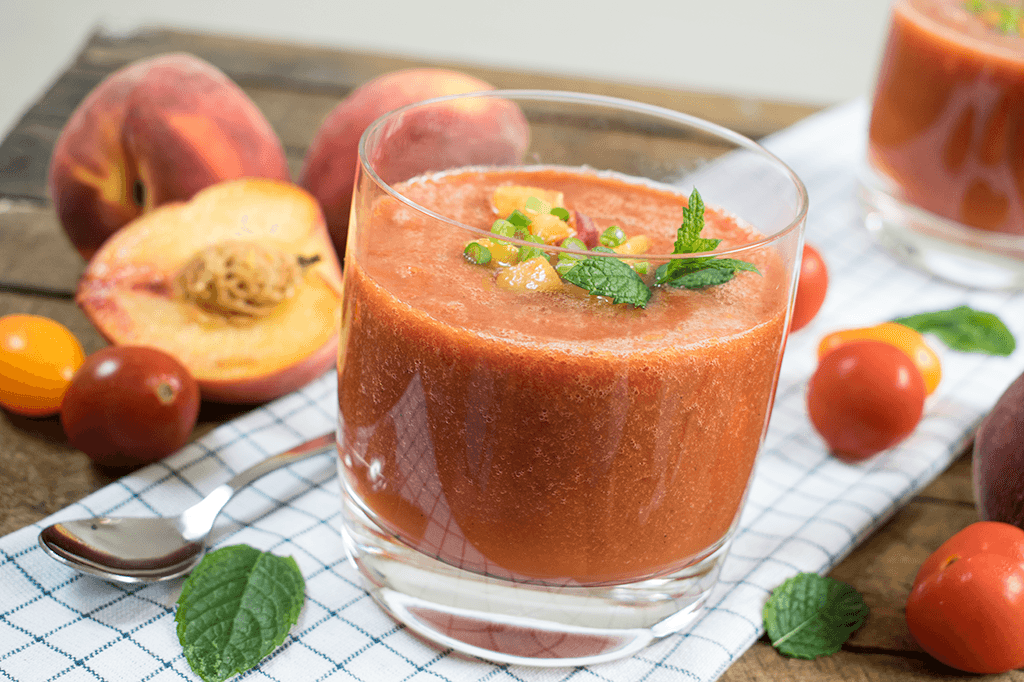 Pfirsich Gazpacho mit Tomaten