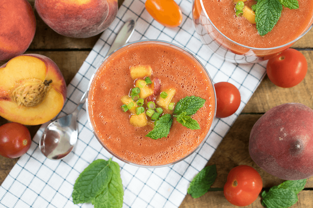 Pfirsich Gazpacho mit Tomaten