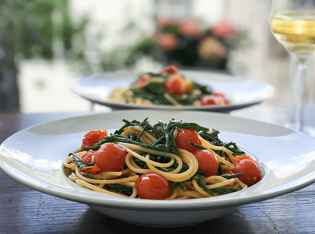 Pasta mit Queller und Cherrytomaten