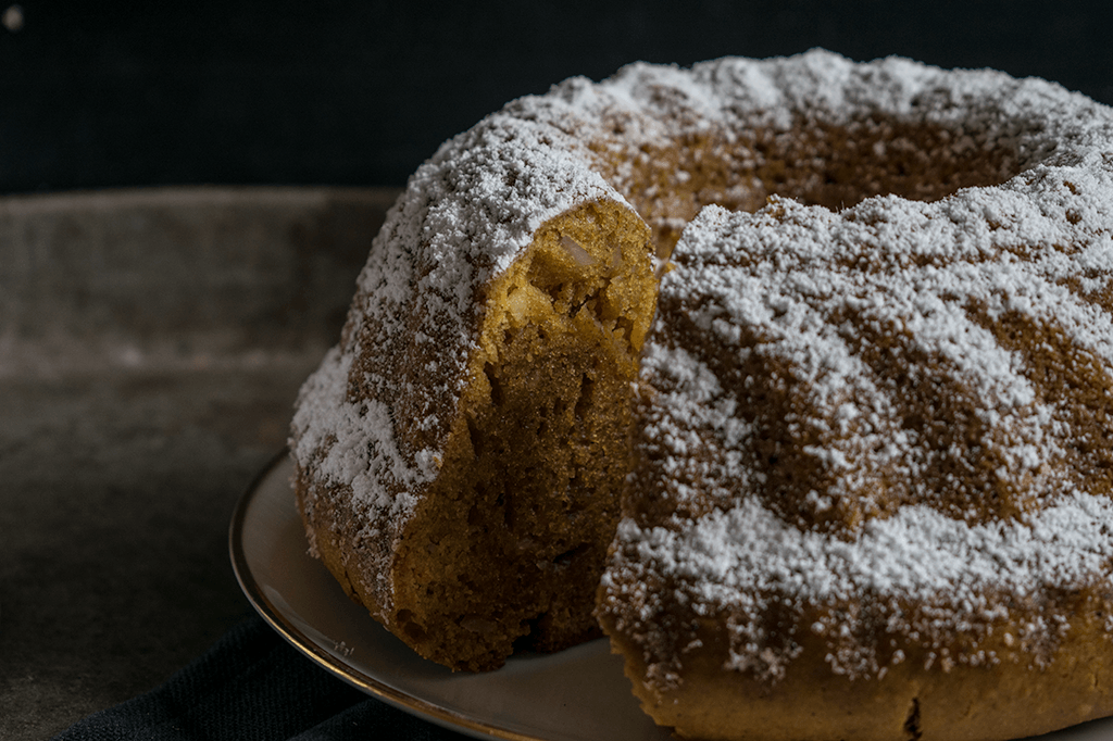 veganer Süßkartoffel Gugelhupf, veganer Süßkartoffel Kuchen mit zahlreichen Gewürzen