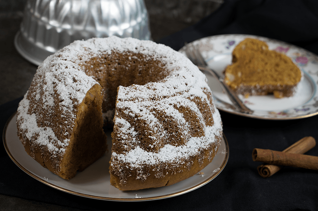 veganer Süßkartoffel Gugelhupf, veganer Süßkartoffel Kuchen mit zahlreichen Gewürzen