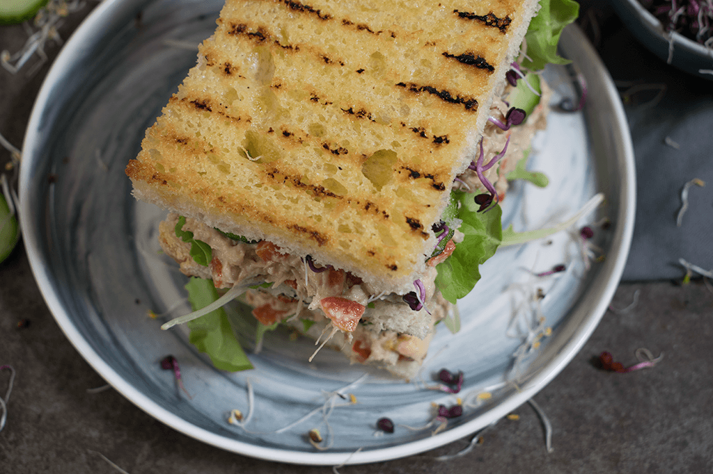 Jackfruit-Sandwich, Sandwich mit veganem Thunfischsalat, Thunvisch-Salat