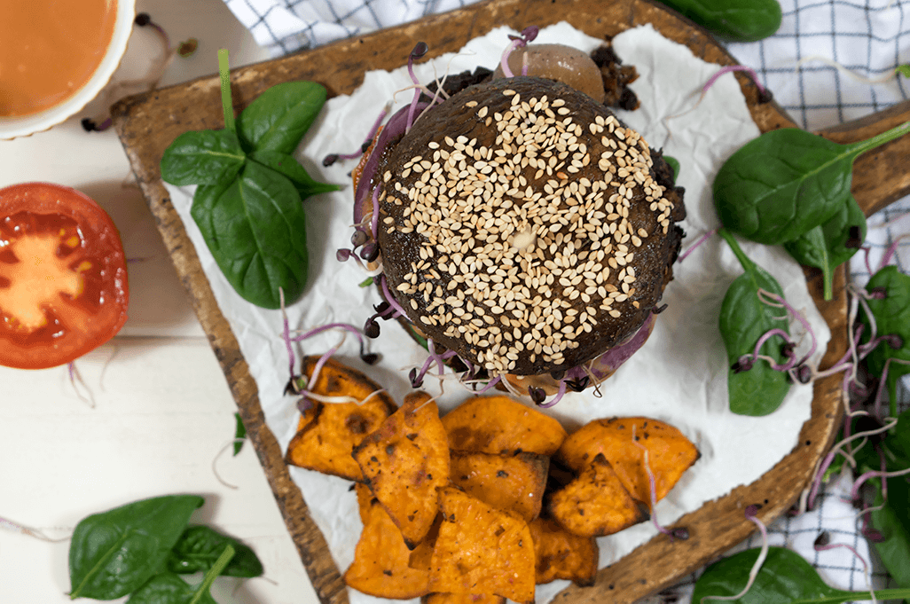 Portobello Burger mit Pilz-Tempeh-Patty, Pilz Burger, Low-Carb Burger