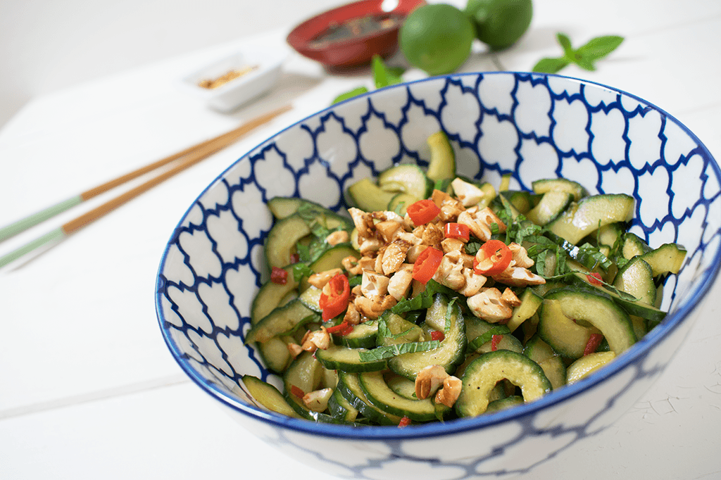 Thai Gurkensalat, asiatischer Gurkensalat, scharfer Gurkensalat, Gurkensalat mit Sojasoße